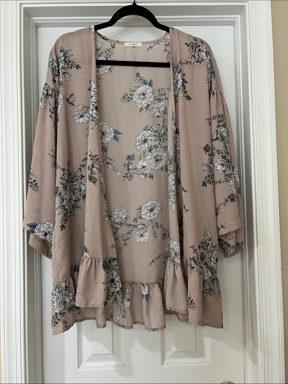 Pleione Blush Floral Ruffle-Trim Kimono